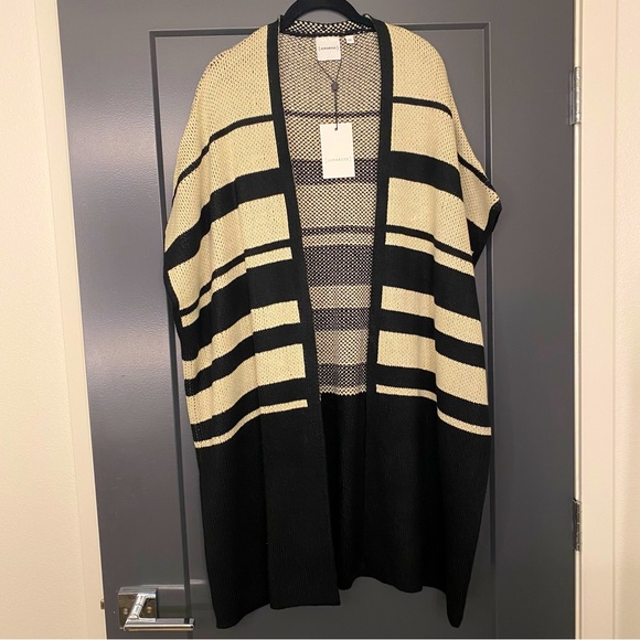 Junarose loose waistcoat - Picture 1 of 2